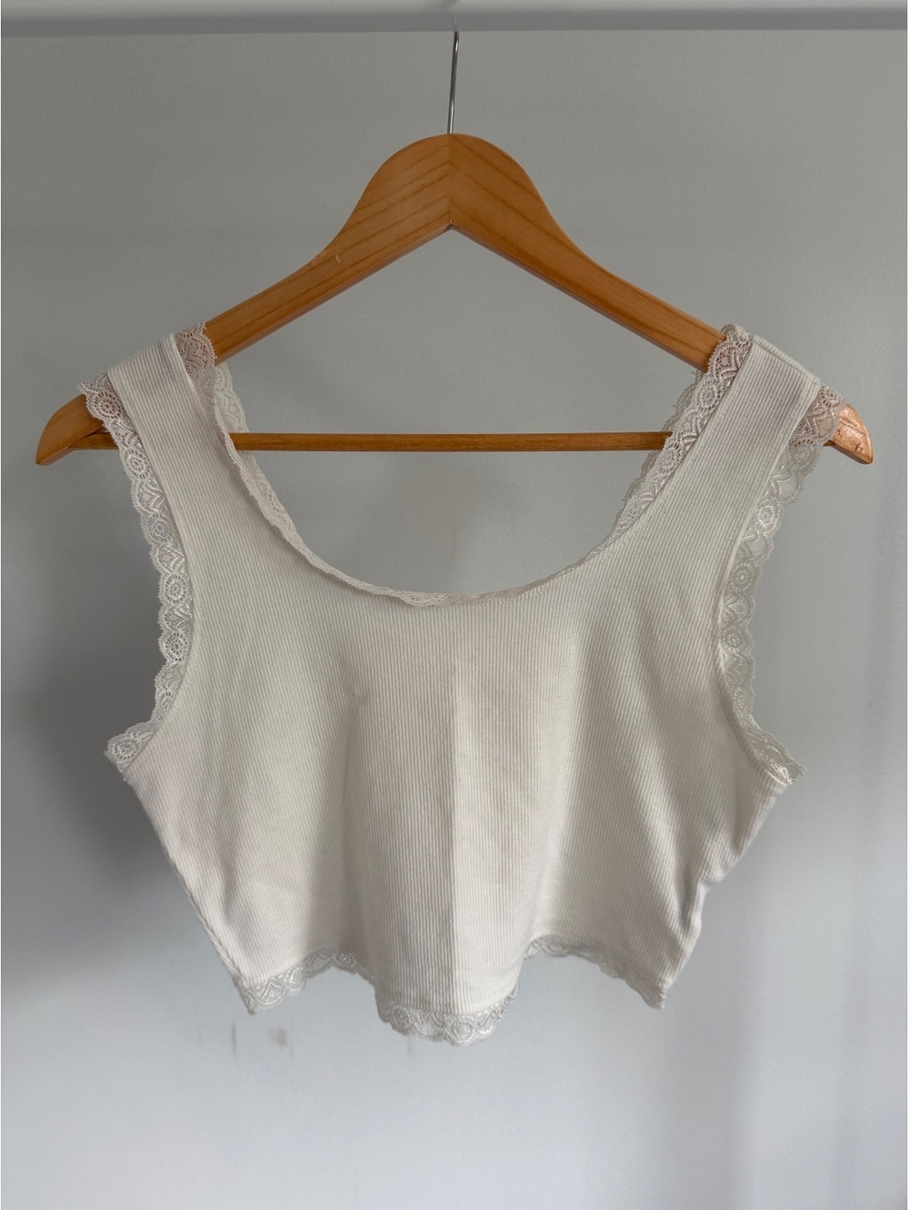 SHEIN Womens Ribbed Lace Trim Crop Tank Top Ivory Sleeveless Cottagecore